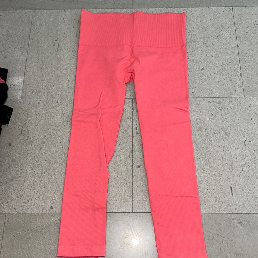 Morgan Stewart sport peach leggings